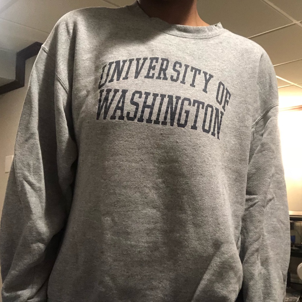 UW University of Washington Huskies sweatshirt